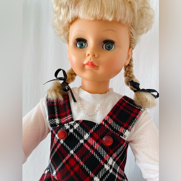 Vintage Wendy Walker Doll, 32” Tall - Picture 4 of 12